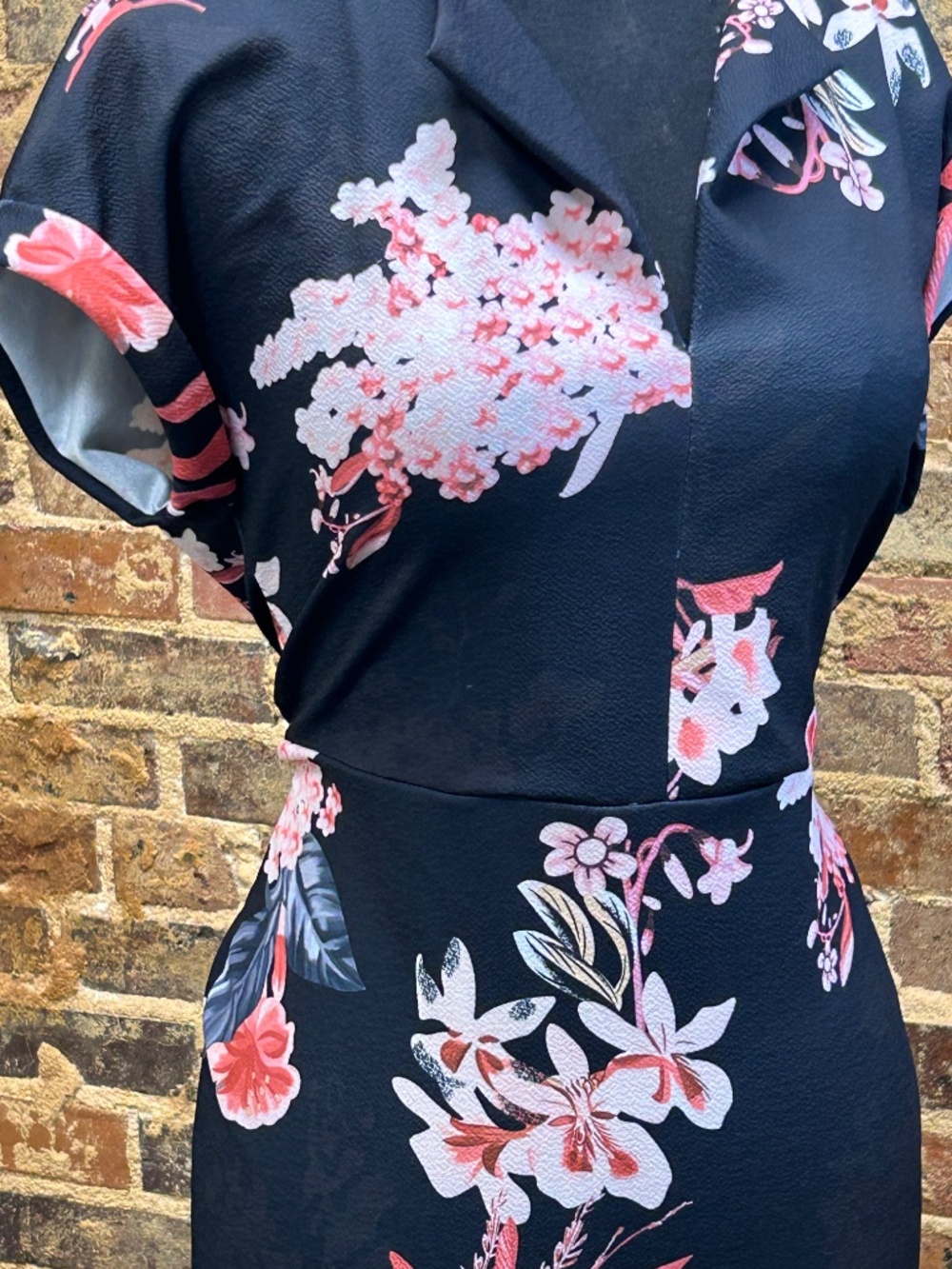Dress - Picture 6 of 7